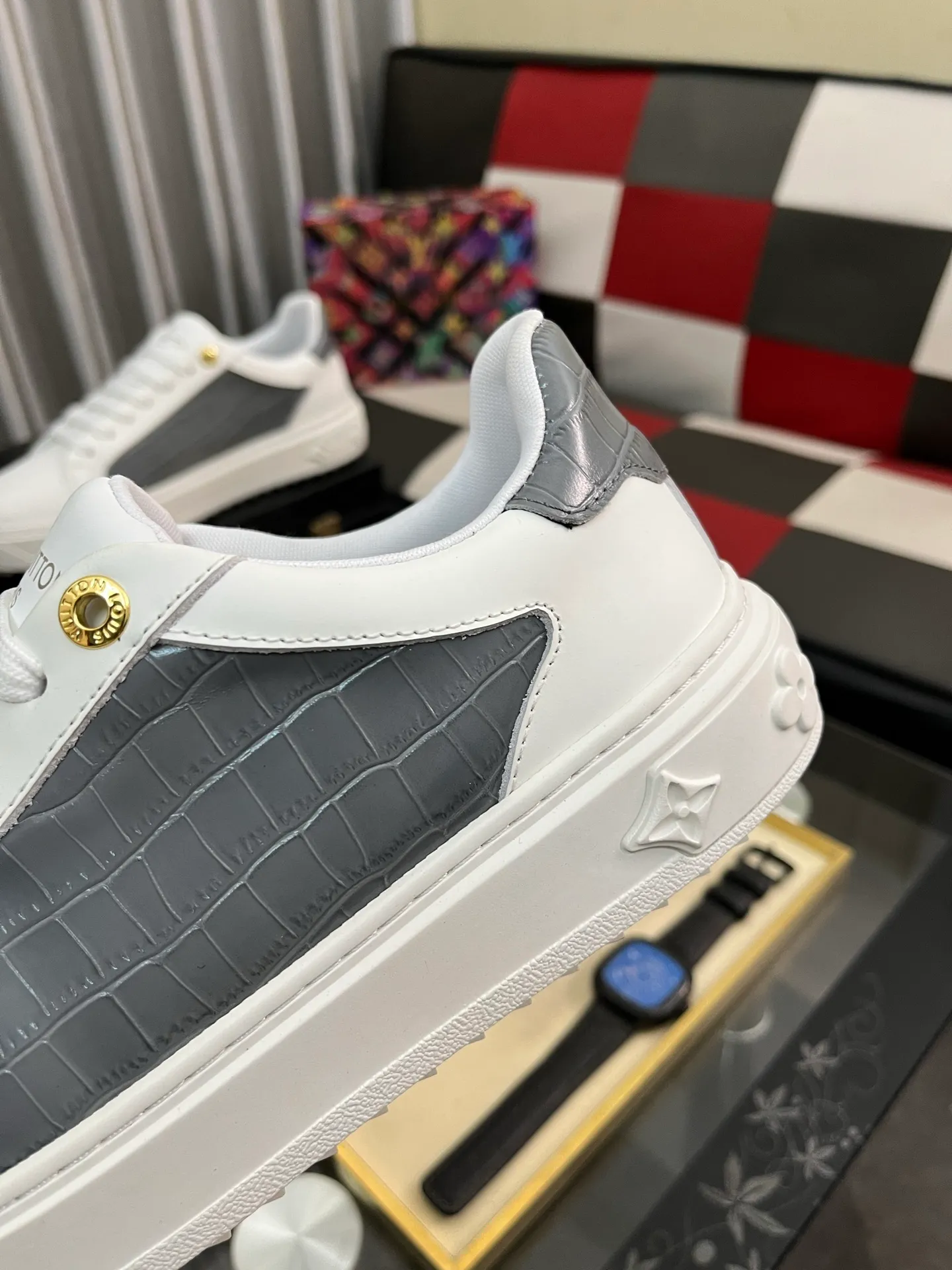 Men's shoes 💰520⌚️⌚️LV Louis Vuitton. The latest fashionable casual shoes are popular in physical stores. New spring and summer comfortable imported custom original cowhide, unique jacquard fabric element design. With sheepskin lining, Lv original bottom, [sun][sun] high-end packaging and high quality💪Details determine the quality, you can enter and leave the counter at will, welcome to compare🇮🇹Number of sizes 38-445️⃣Color options available